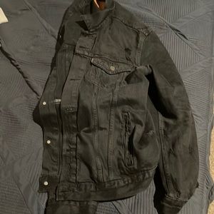 Black ripped Levi Jean jacket XL